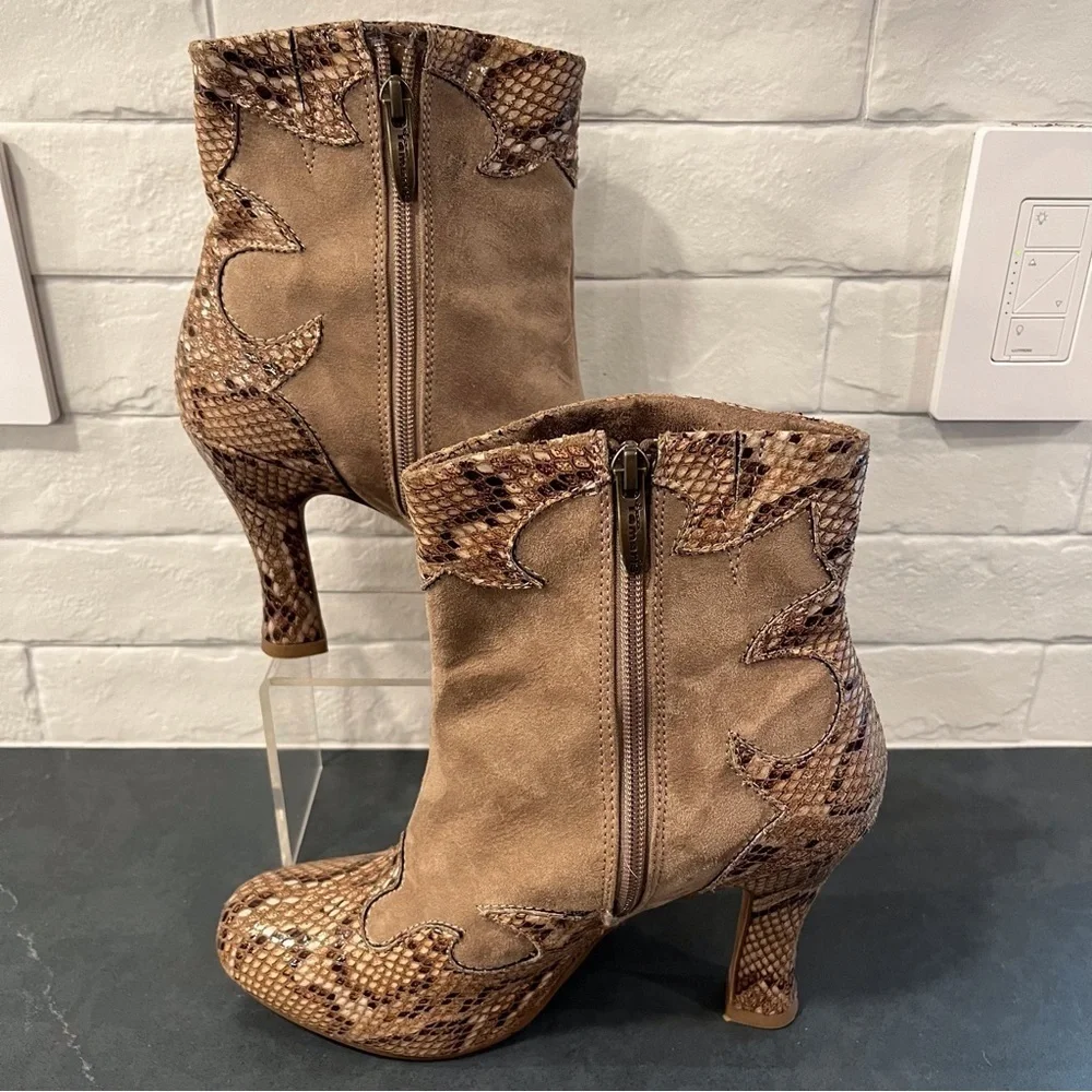 Tamaris sz 40 US 9.5-10 tan snakeprint faux leather heeled booties - Picture 4 of 12